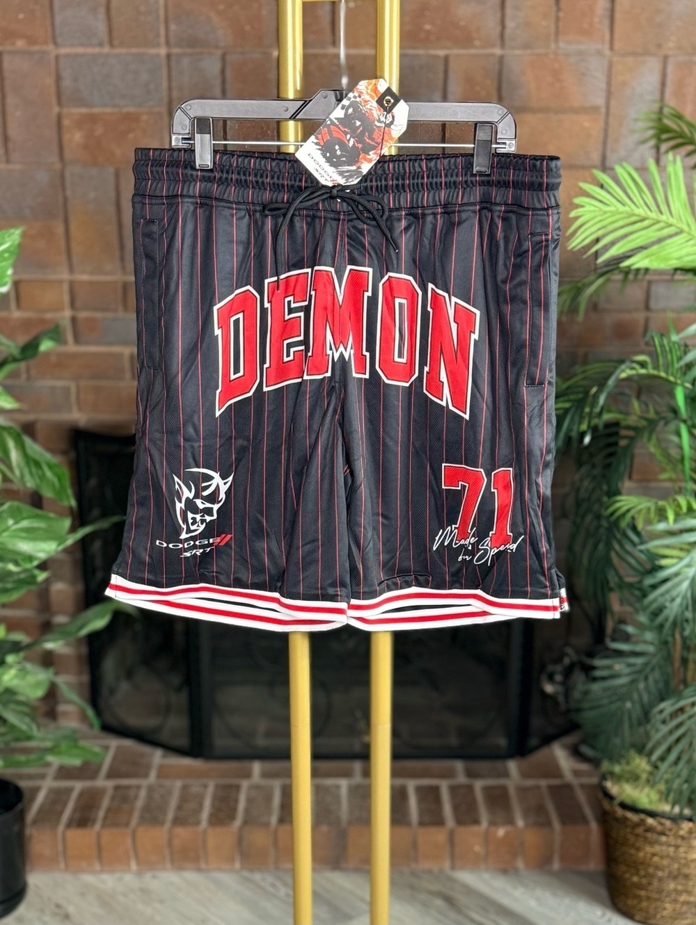 Reason x Dodge Demon 71 Pinstripe Basketball Shorts Black Red Men’s XL NWT